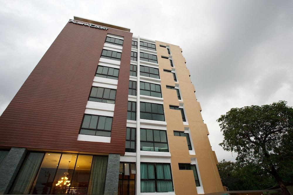 Alisha Court Hotel & Residence Bangkok Bagian luar foto