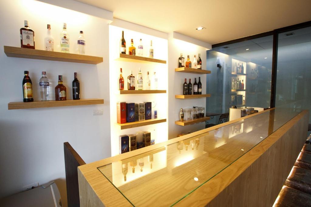 Alisha Court Hotel & Residence Bangkok Bagian luar foto
