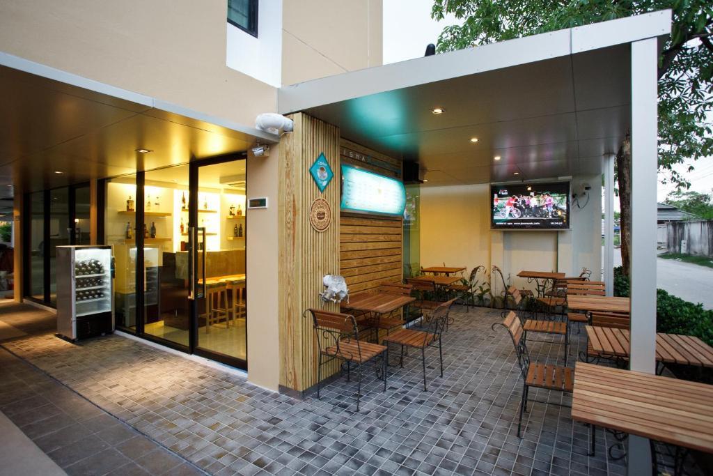 Alisha Court Hotel & Residence Bangkok Bagian luar foto