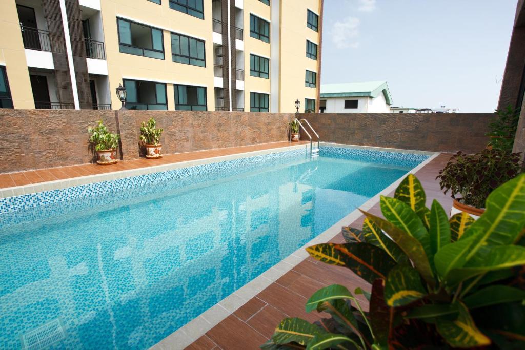 Alisha Court Hotel & Residence Bangkok Bagian luar foto