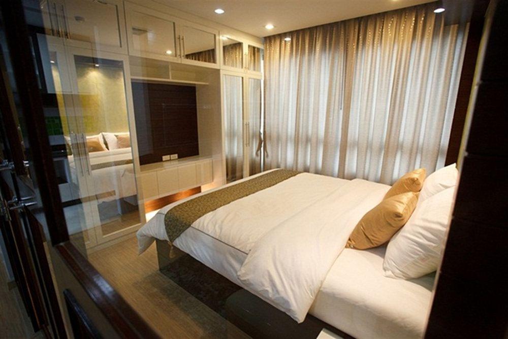 Alisha Court Hotel & Residence Bangkok Bagian luar foto