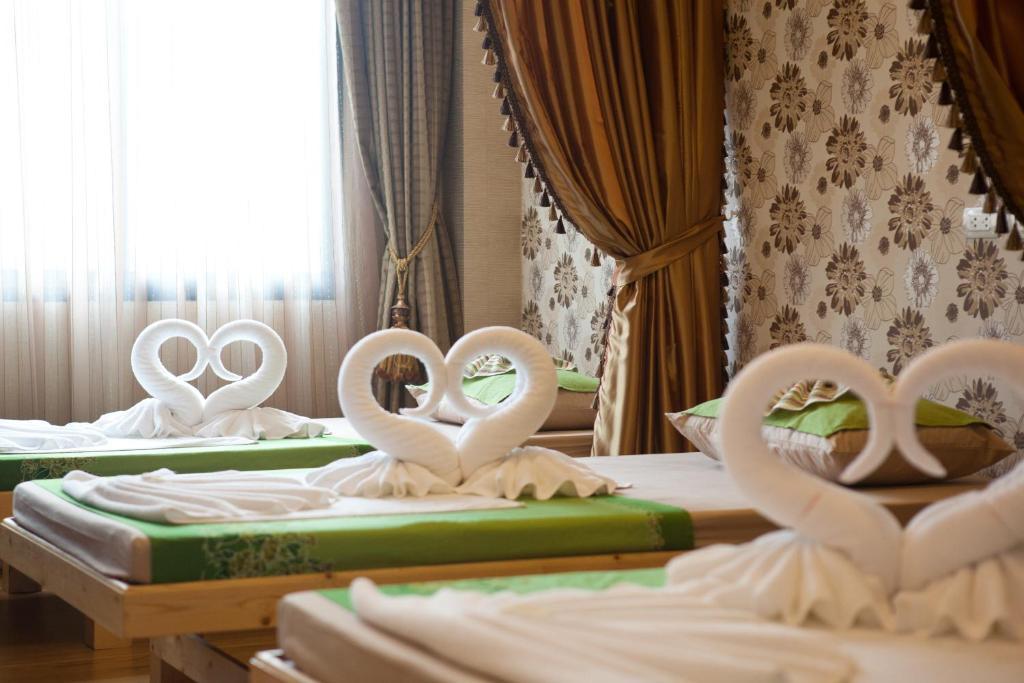 Alisha Court Hotel & Residence Bangkok Bagian luar foto